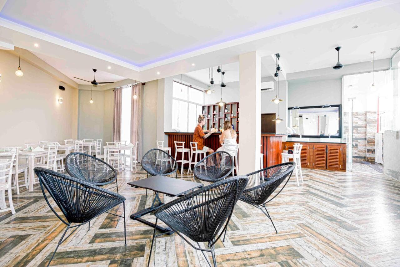 Hotel restaurant and lounge