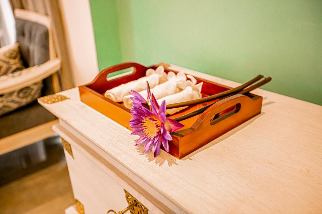 Sunset kayaking on the lagoon